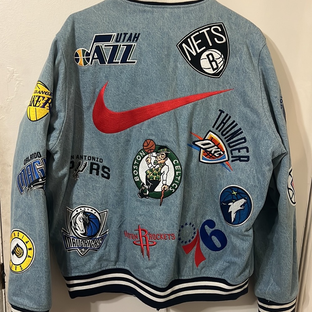 Supreme - Picture 3 of 3